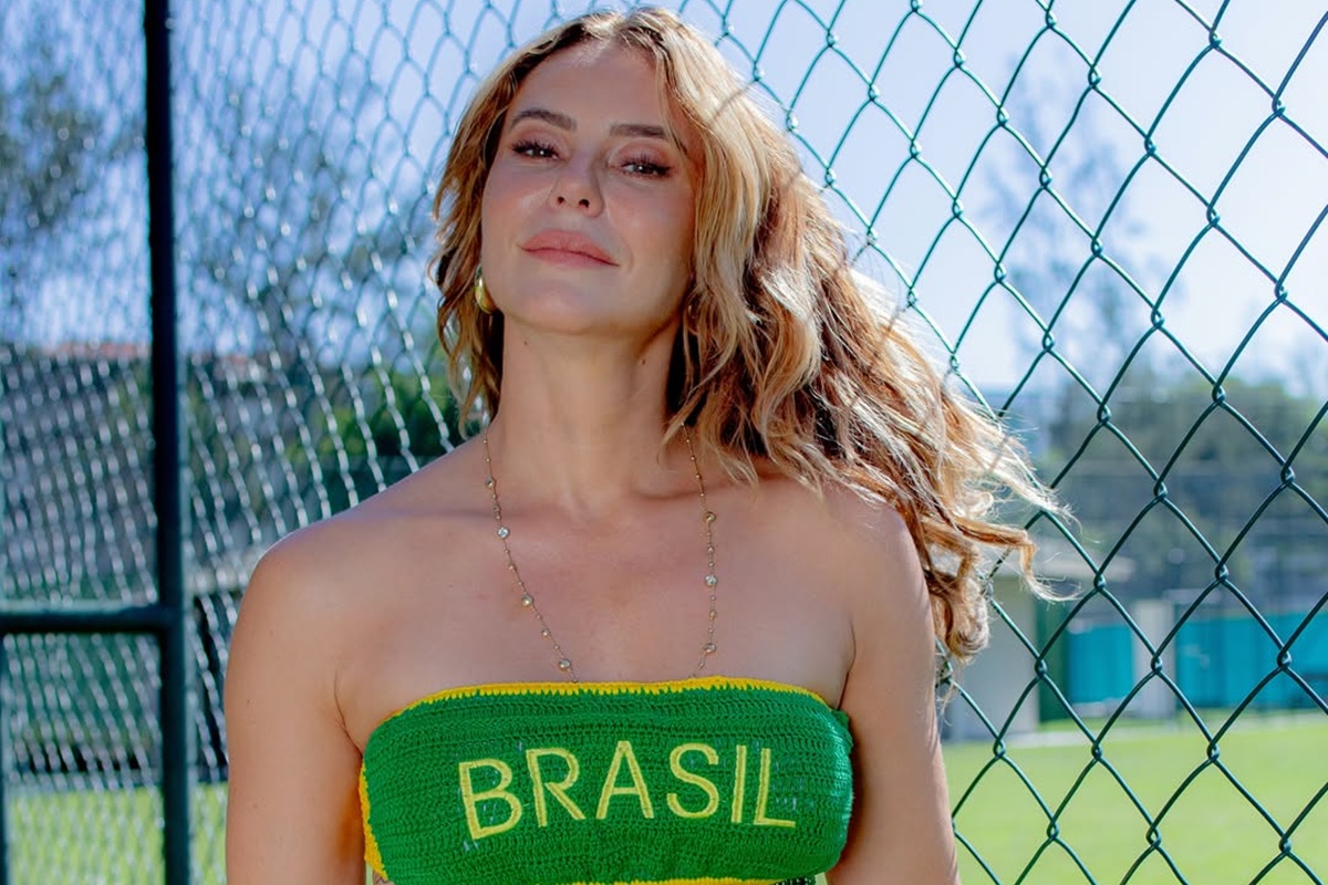 paolla-oliveira-sensualiza-com-fotos-em-clima-de-copa-do-mundo.-veja