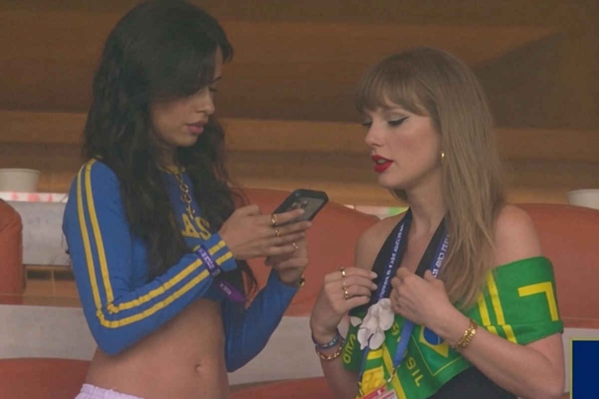 imagens-mostram-taylor-swift-e-camila-cabello-na-torcida-pelo-brasil-contra-a-escocia