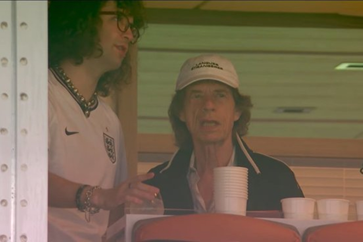 web-preve-derrota-da-inglaterra-apos-aparicao-de-mick-jagger